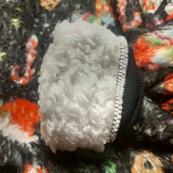 Super Soft Fully Fleece-Lined Christmas Reindeer Sweatshirt - Juniors Medium - Picture 6 of 7